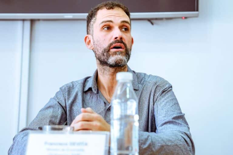 “Es necesario que vayamos tomando decisiones para corregir esta situación”