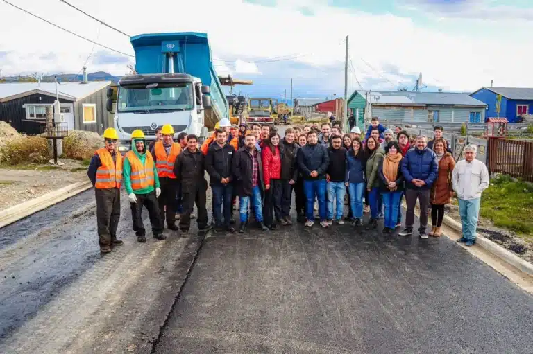 Melella y Harrington, juntos recorriendo obras en Tolhuin