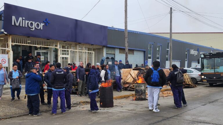 IATEC despidió a 21 trabajadores y la UOM no descarta profundizar las medidas de fuerza