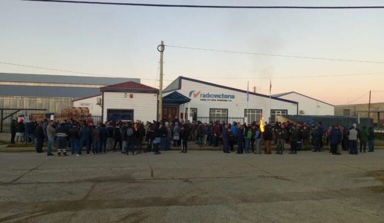 Radio Victoria despidió a siete trabajadores y la industria sigue en caída libre