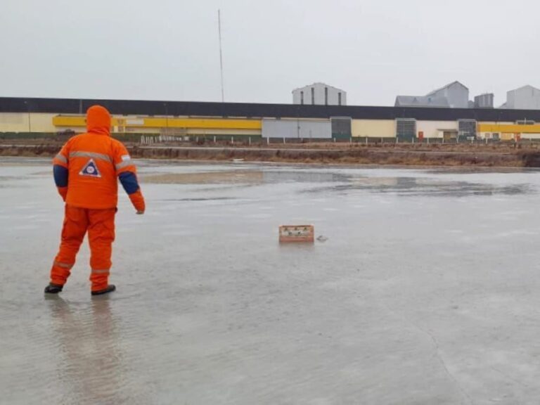 Recuerdan que está prohibido patinar en la Laguna de los Patos