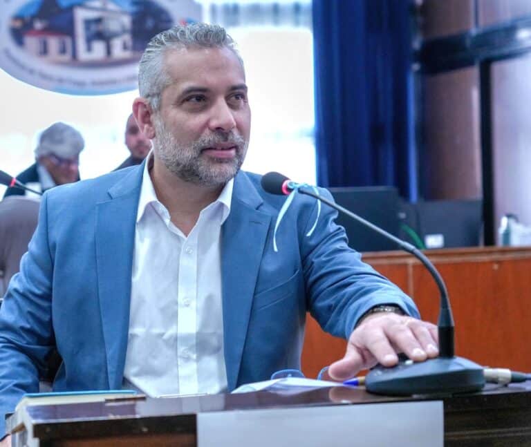 Lapadula deja el Partido Verde y conforma el bloque Provincia Grande