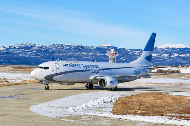 Operó por primera vez un avión de carga de Aerolíneas Argentinas en Ushuaia