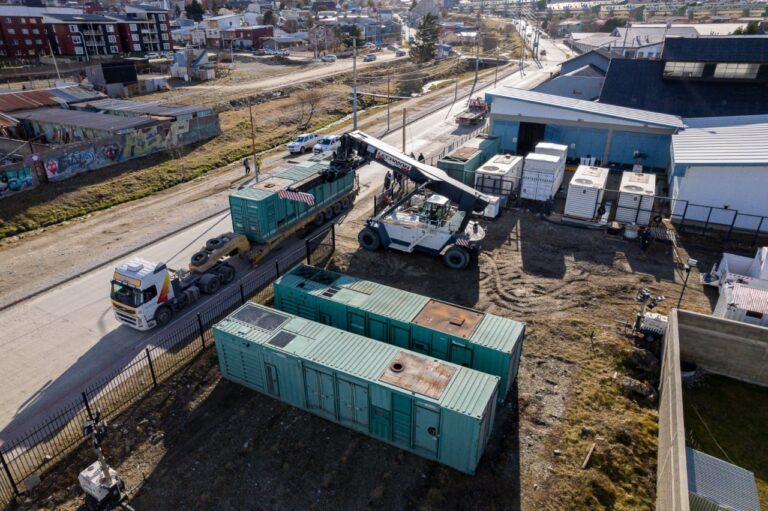 Arribaron a Ushuaia los equipos para reforzar la generación de energía eléctrica