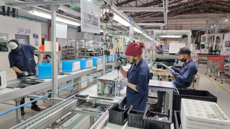 La industria transita una recuperación muy lejos de lo esperado
