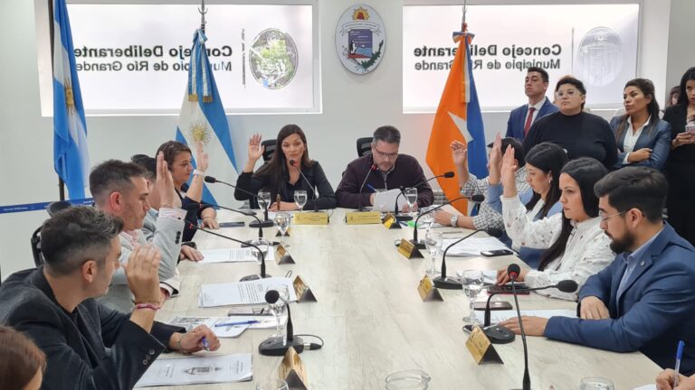 Tras horas de rosca, Zamora fue ratificada en la Presidencia del Concejo