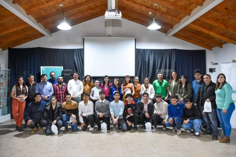 Tolhuin renueva su compromiso con la acción climática juvenil