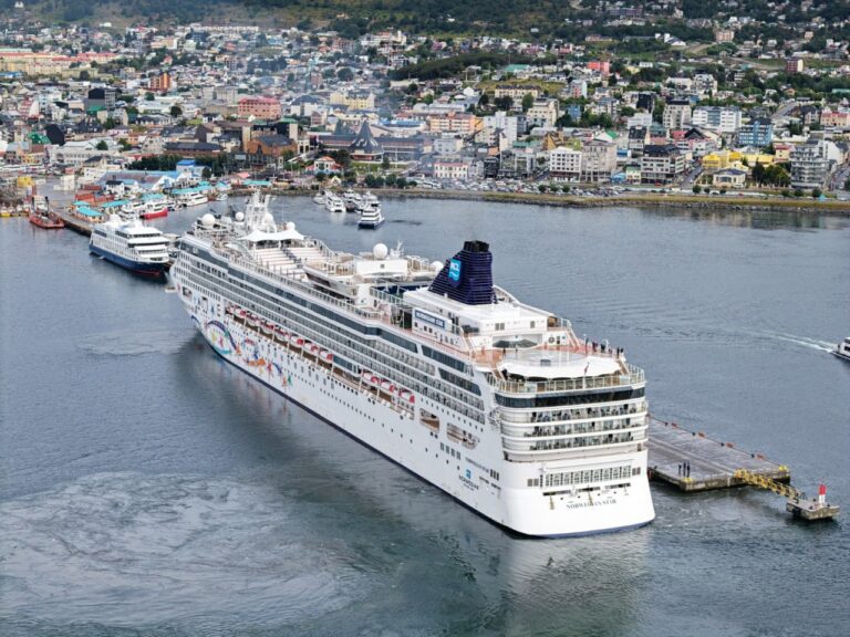 Ushuaia recibe al imponente crucero Norwegian Star