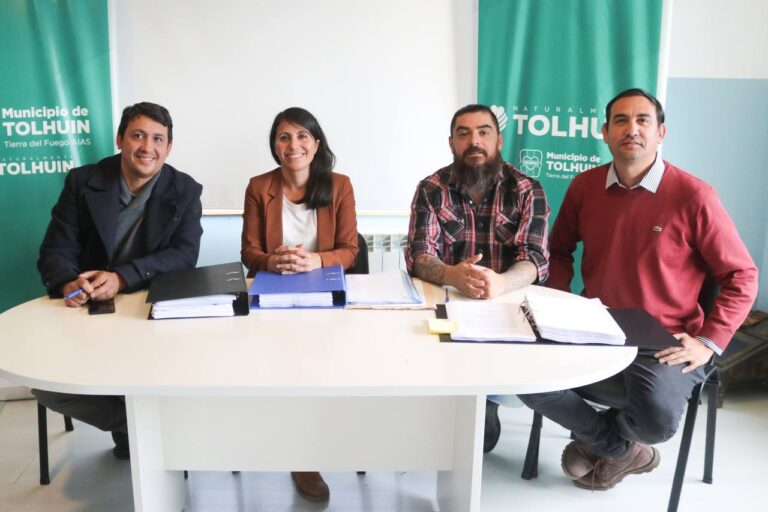 Tolhuin avanza con la pavimentación del histórico Barrio Karekén