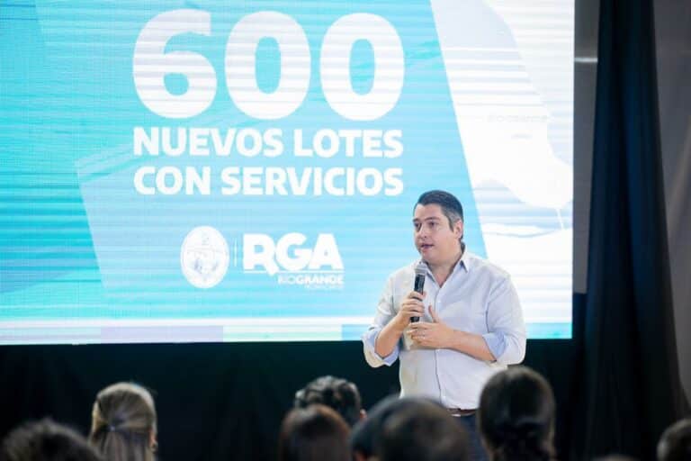 Perez anunció una nueva urbanización de 600 lotes en Chacra XII
