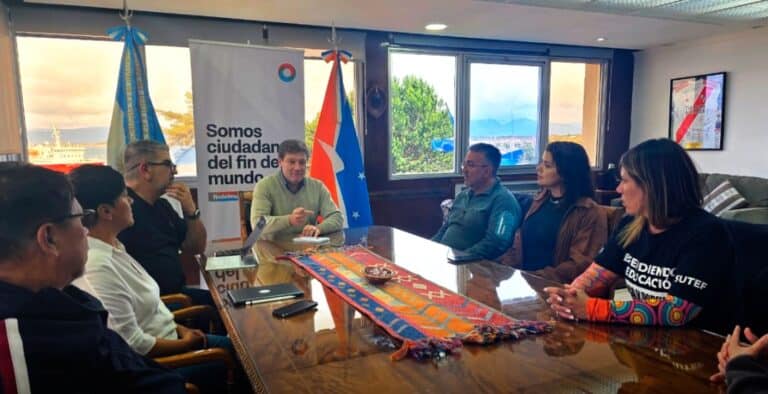 Gobierno y SUTEF se vuelven a reunir para intentar destrabar el conflicto