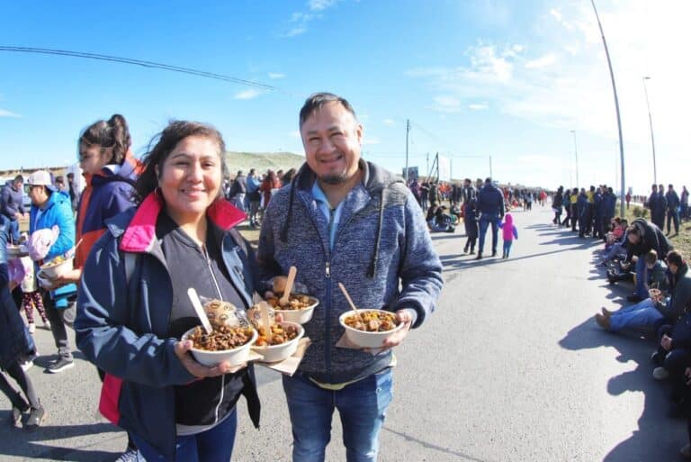 Tras la emotiva Vigilia, se viene el Gran Almuerzo Popular por Malvinas