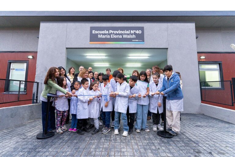 “Inaugurar una escuela es algo muy lindo y más en este contexto tan difícil del país”