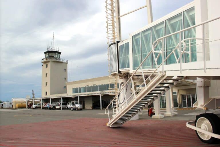 Pilotos de Aerolíneas Argentinas van al paro el martes 10 de junio