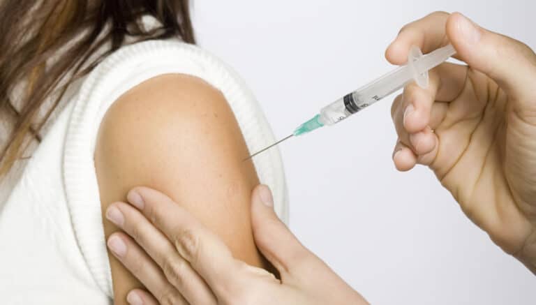 Vacaciones de invierno: Salud recomienda vacunarse contra el sarampión