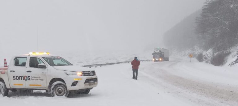 Por las nevadas, solicitan transitar con máxima precaución en Ruta 3