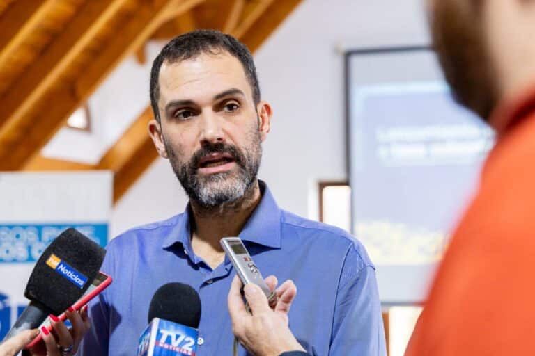 “En tres días, Milei quemó dólares equivalentes a dos años de coparticipación a Tierra del Fuego”