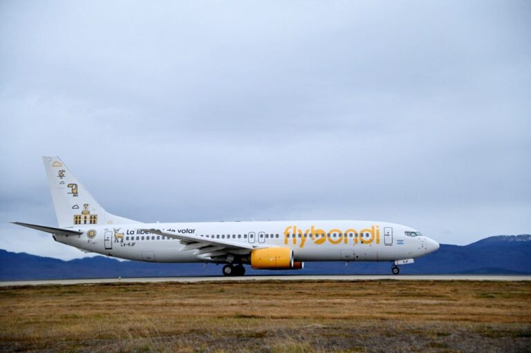 Flybondi lanzó un descuento del 20% para vuelos a Córdoba y Buenos Aires