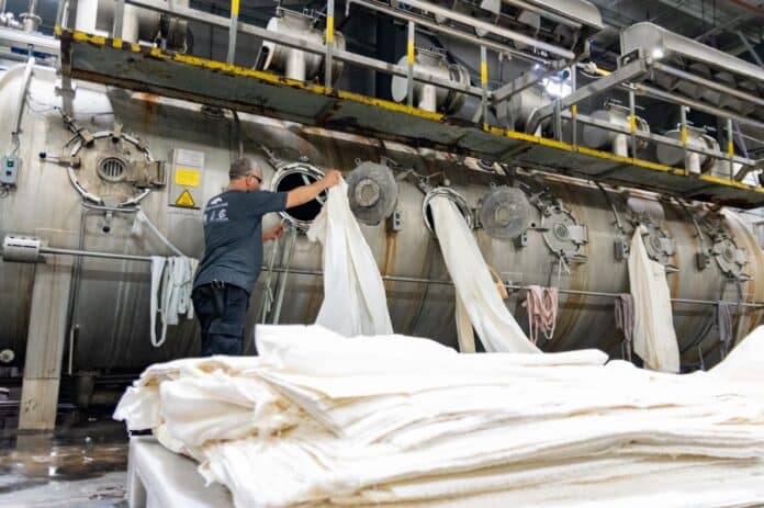 photo_4969833261412584700_y