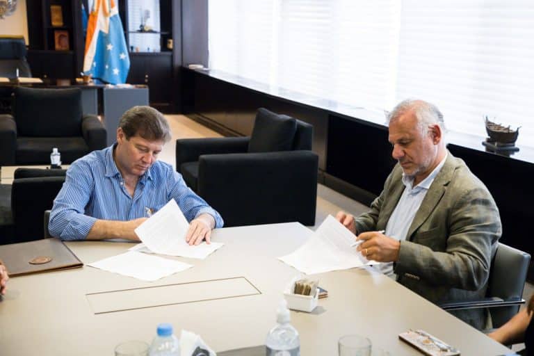 Melella firmó un acuerdo con Newsan para fortalecer la producción de mejillones