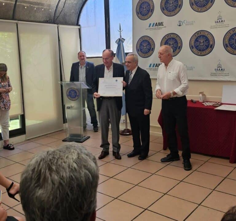 En su despedida del Senado, Blanco fue reconocido por el Círculo de Legisladores de la Nación