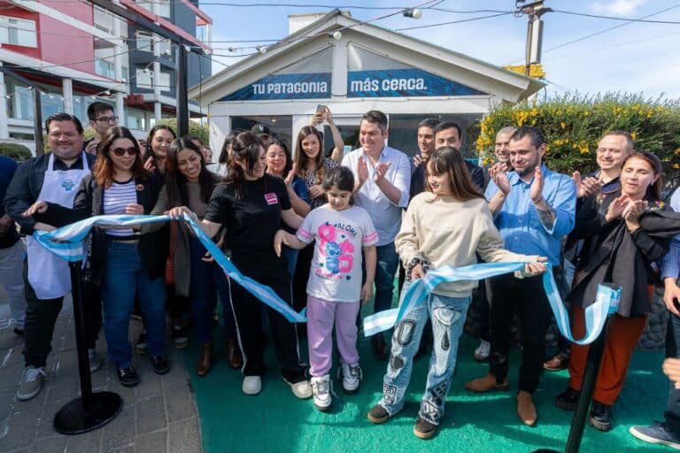 Perez y Grasso inauguraron el “Mercado del Atlántico”