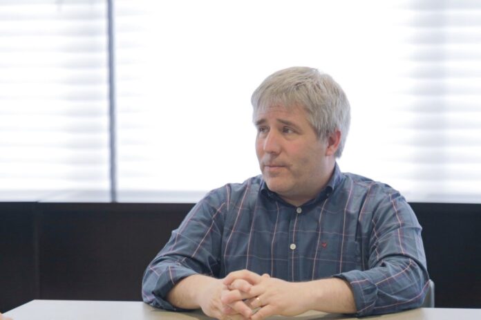 photo_5114135533968886796_y